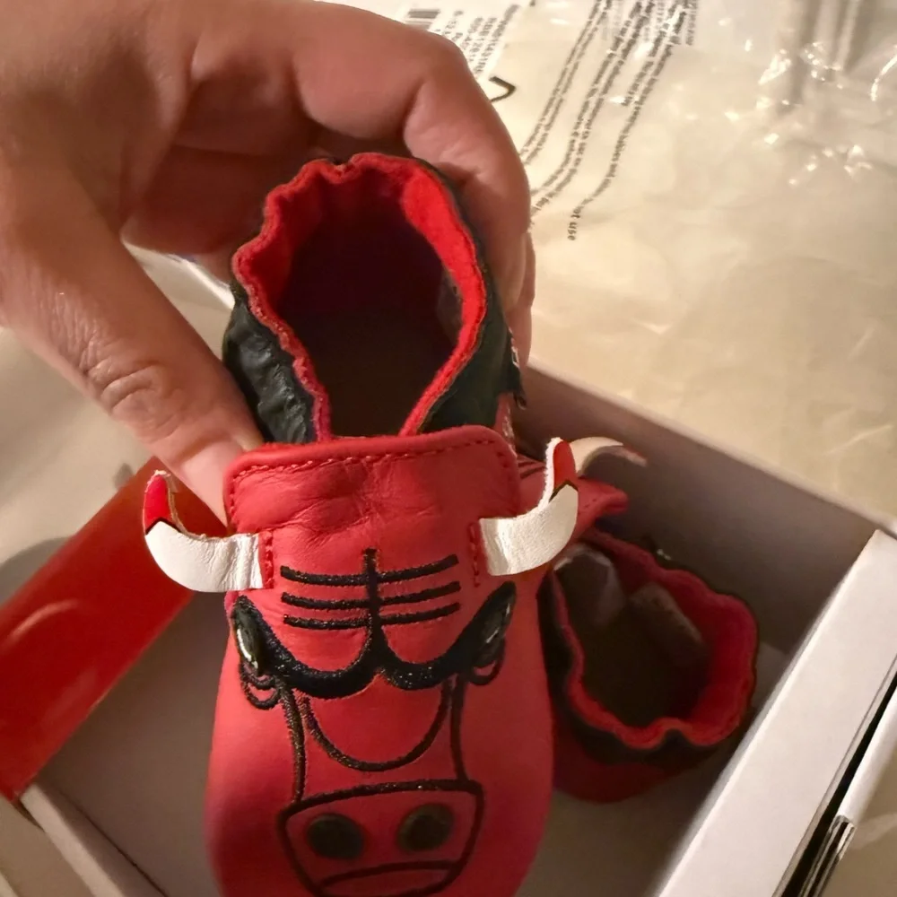 Robeez leather crib